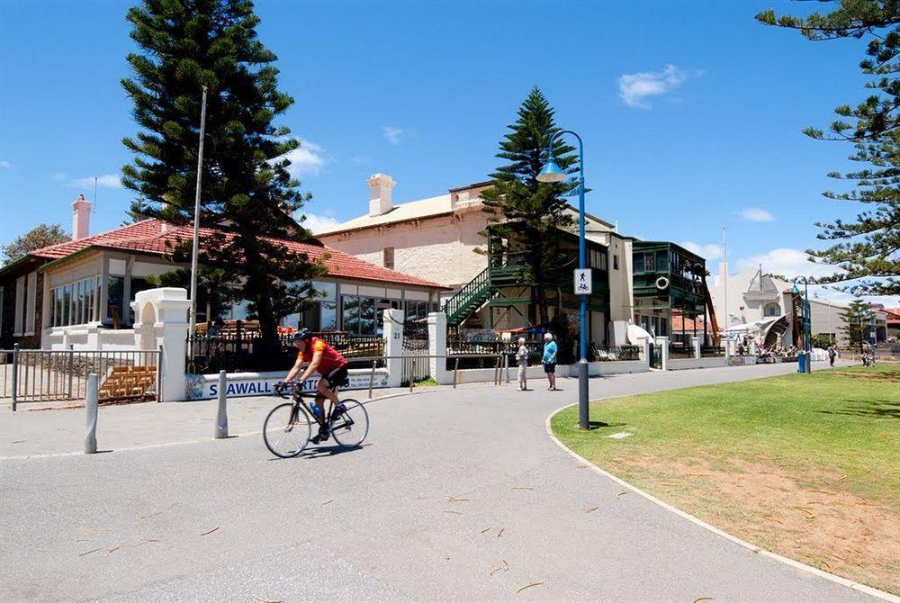 Seawall Apartments Adelaide Esterno foto